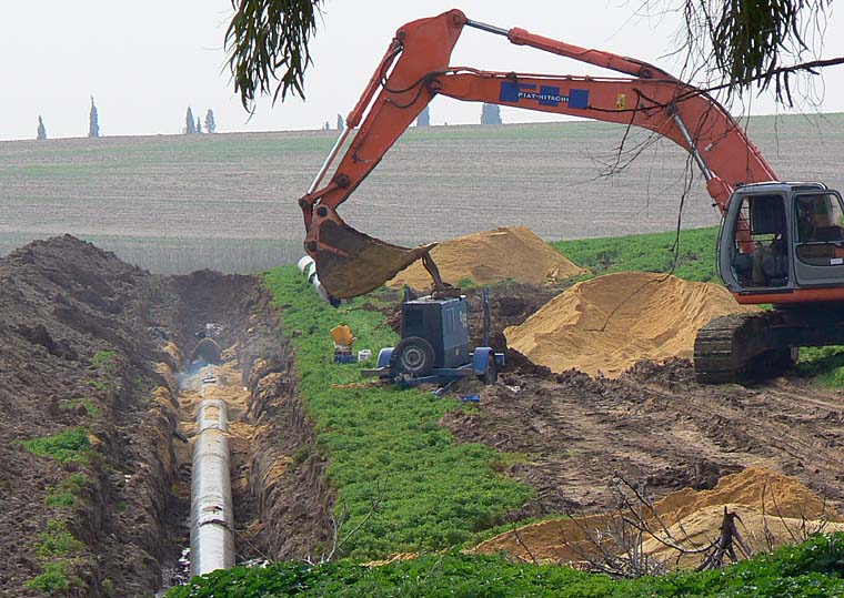 digging a pipeline